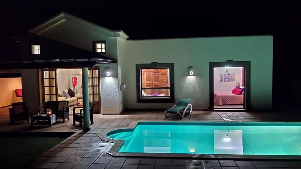 Villa Bol-Can Con Piscina Privada Playa Blanca  Exterior photo
